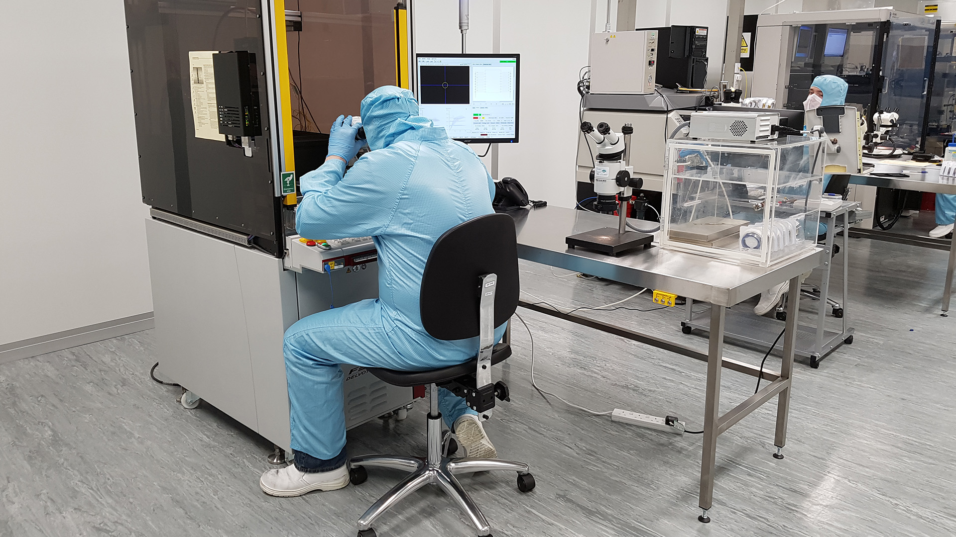 Custom-Built Stainless Steel Furniture For OPTOCAP