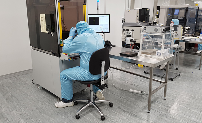 Custom-Built Stainless Steel Furniture For OPTOCAP
